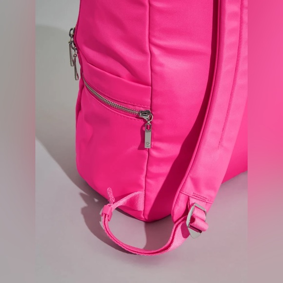 👀Buffbunny game changer backpack 👀 - Picture 8 of 8